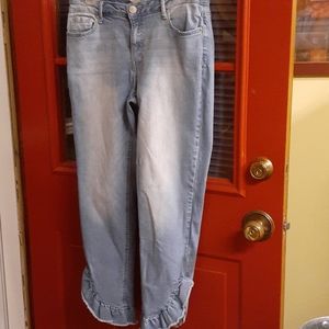 EUC Crown & Ivy 👑 Crop Jeans with Ruffle Bottom!
